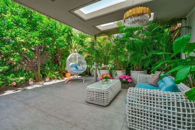 4 bedroom Townhouse for sale in Torviscas, Adeje with pool garage - € 1,200,000 (Ref: 7453530)