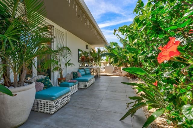 4 bedroom Townhouse for sale in Torviscas, Adeje with pool garage - € 1,200,000 (Ref: 7453530)