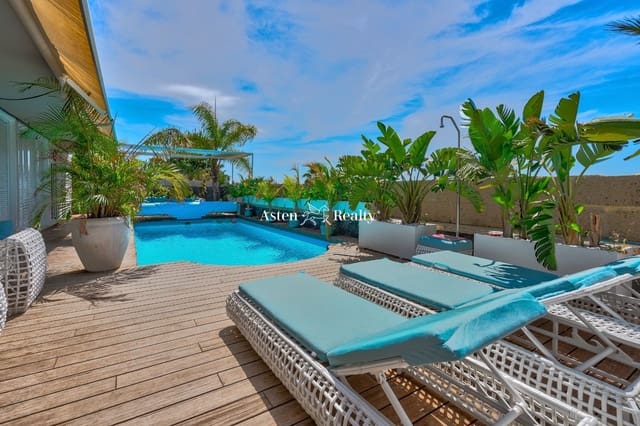 4 bedroom Townhouse for sale in Torviscas, Adeje with pool garage - € 1,200,000 (Ref: 7453530)