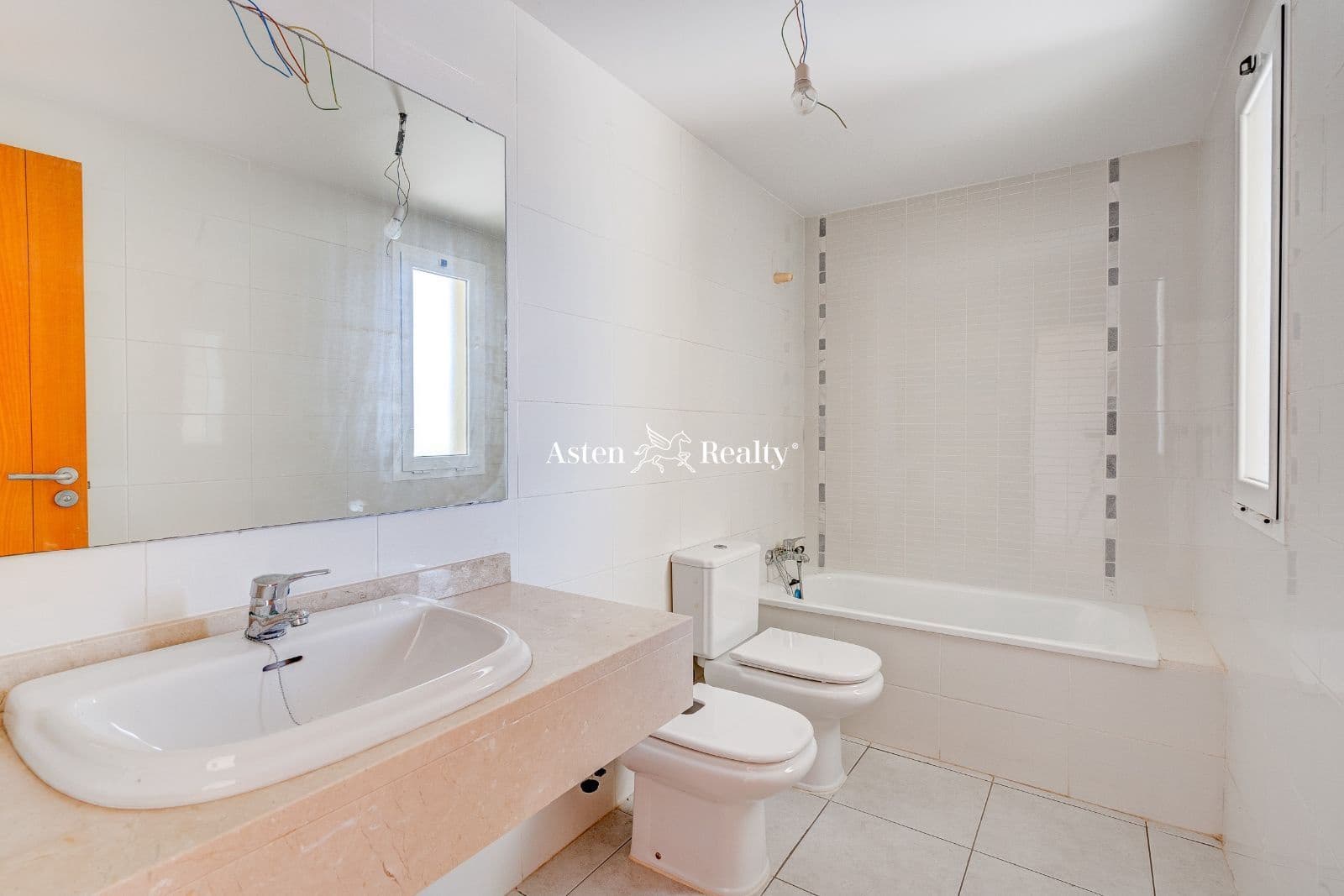 4 soveværelse Byhus til salg i Torviscas med swimmingpool garage - € 665.000 (Ref: 7481074)