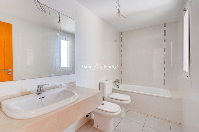 4 slaapkamer Huis te koop in Torviscas, Adeje met zwembad garage - € 665.000 (Ref: 7481074)