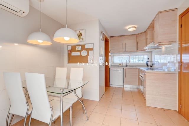 4 soverom Hus til salgs i Torviscas, Adeje med svømmebasseng garasje - € 549 000 (Ref: 7481075)