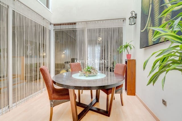 4 soverom Hus til salgs i Torviscas, Adeje med svømmebasseng garasje - € 549 000 (Ref: 7481075)