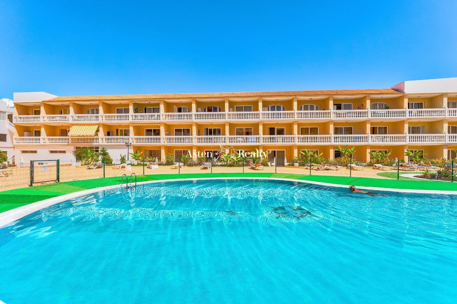 Flat te koop in Costa del Silencio met zwembad - € 158.500 (Ref: 7486493)