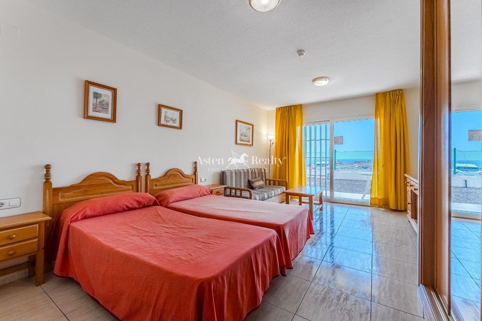 Flat te koop in Costa del Silencio met zwembad - € 158.500 (Ref: 7486493)