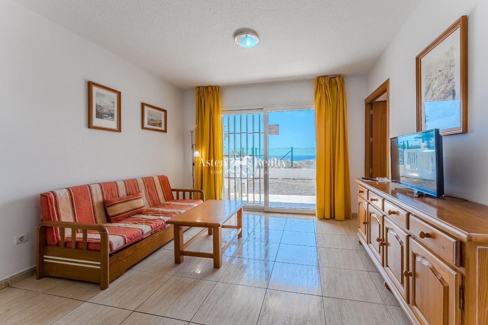 Flat te koop in Costa del Silencio met zwembad - € 158.500 (Ref: 7486493)