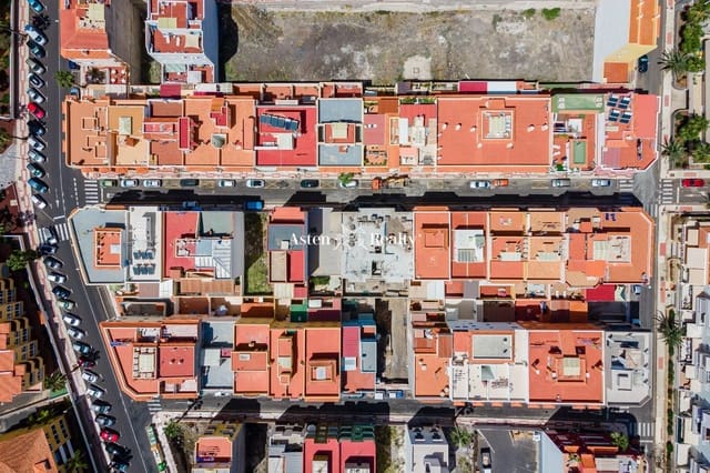 2 bedroom Flat for sale in Playa San Juan, Guía de Isora with garage - € 360,000 (Ref: 7504466)