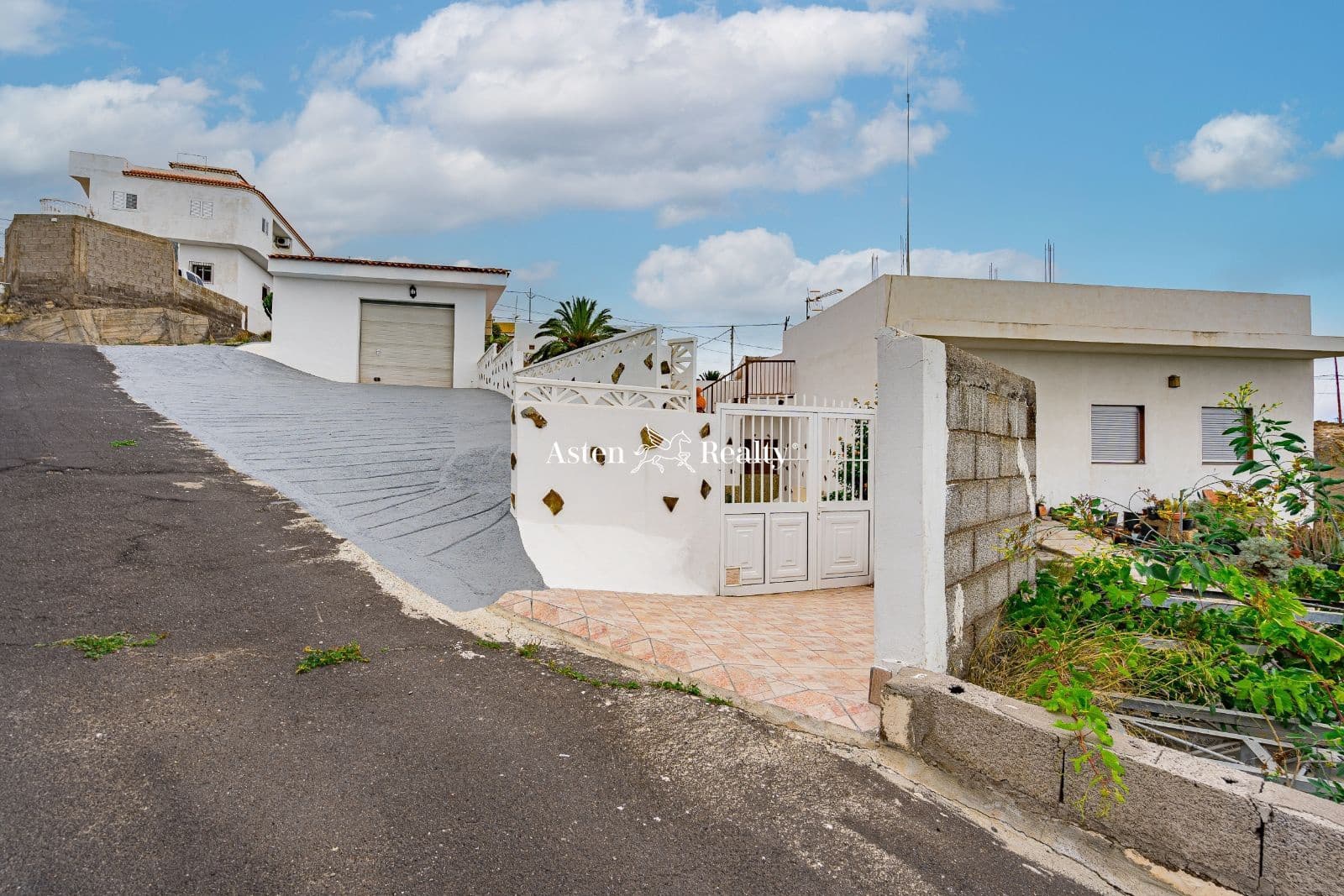 Chalet de 5 habitaciones en Los Blanquitos en venta con garaje - 360.000 € (Ref: 7513055)