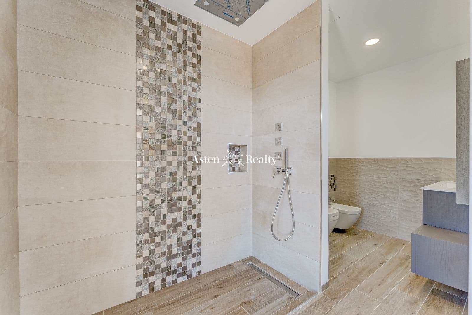 4 soveværelse Byhus til salg i Torviscas med swimmingpool garage - € 1.950.000 (Ref: 7539116)