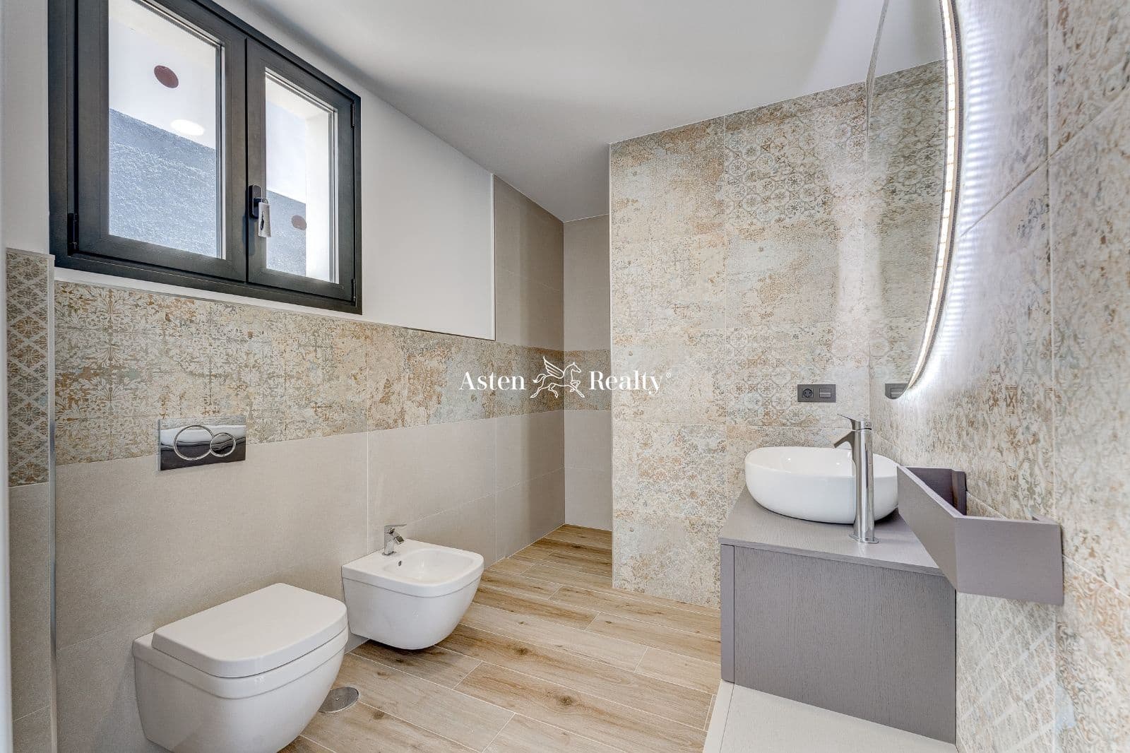 4 soveværelse Byhus til salg i Torviscas med swimmingpool garage - € 1.950.000 (Ref: 7539116)