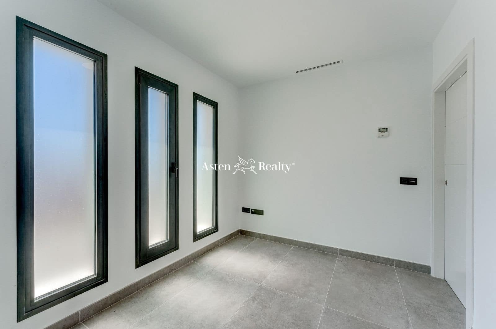 4 soveværelse Byhus til salg i Torviscas med swimmingpool garage - € 1.950.000 (Ref: 7539116)