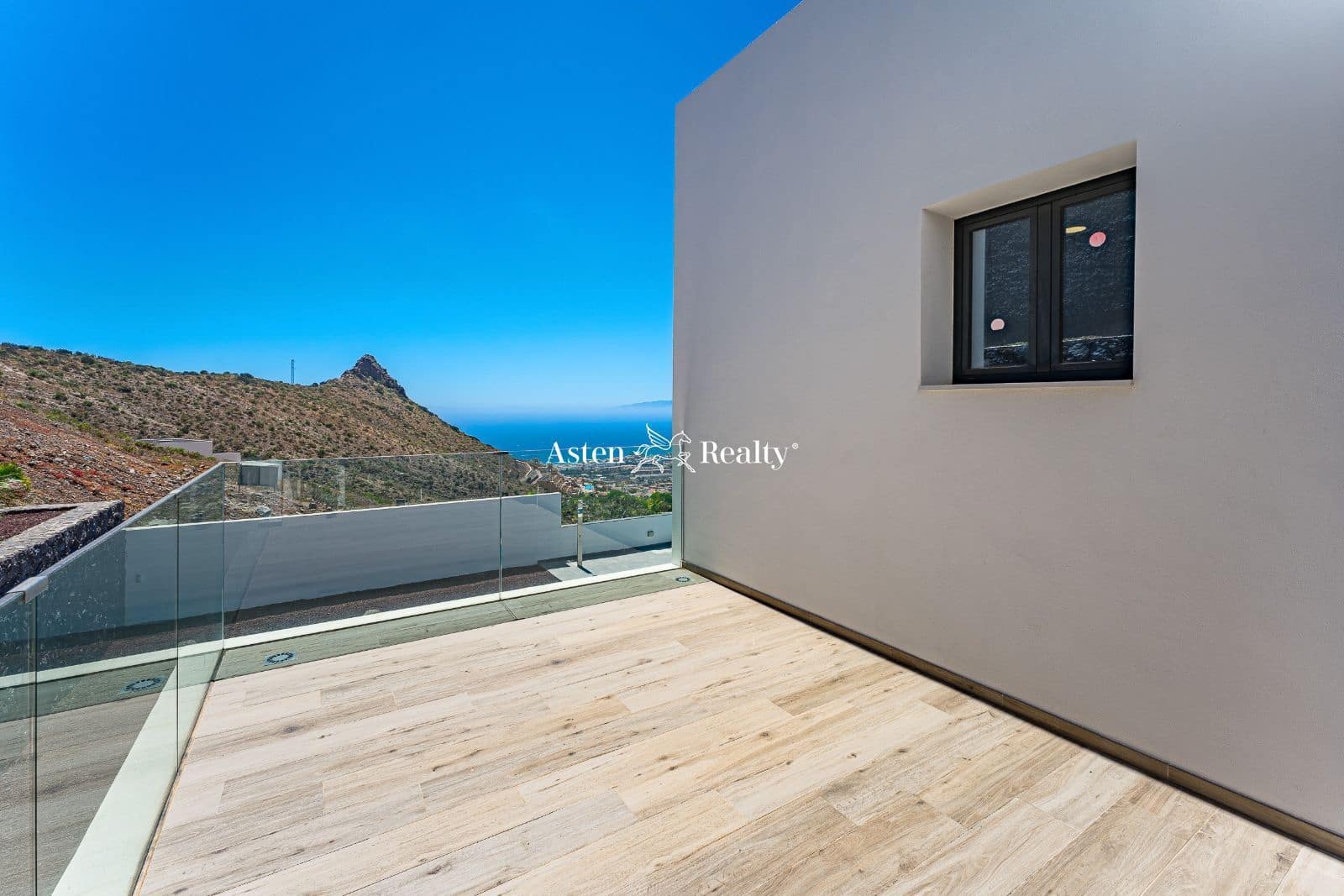 4 soveværelse Byhus til salg i Torviscas med swimmingpool garage - € 1.950.000 (Ref: 7539116)