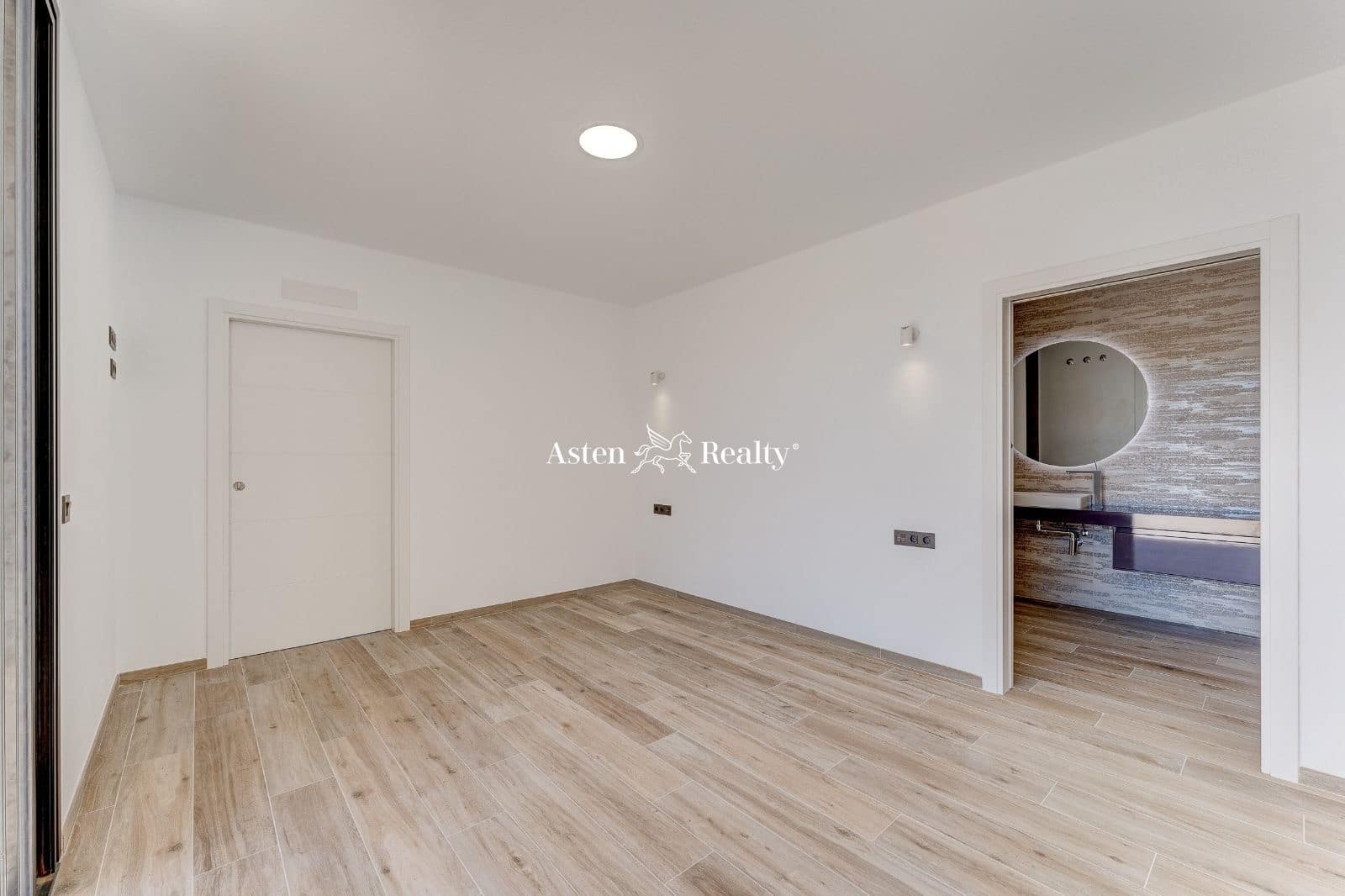 4 soveværelse Byhus til salg i Torviscas med swimmingpool garage - € 1.950.000 (Ref: 7539116)