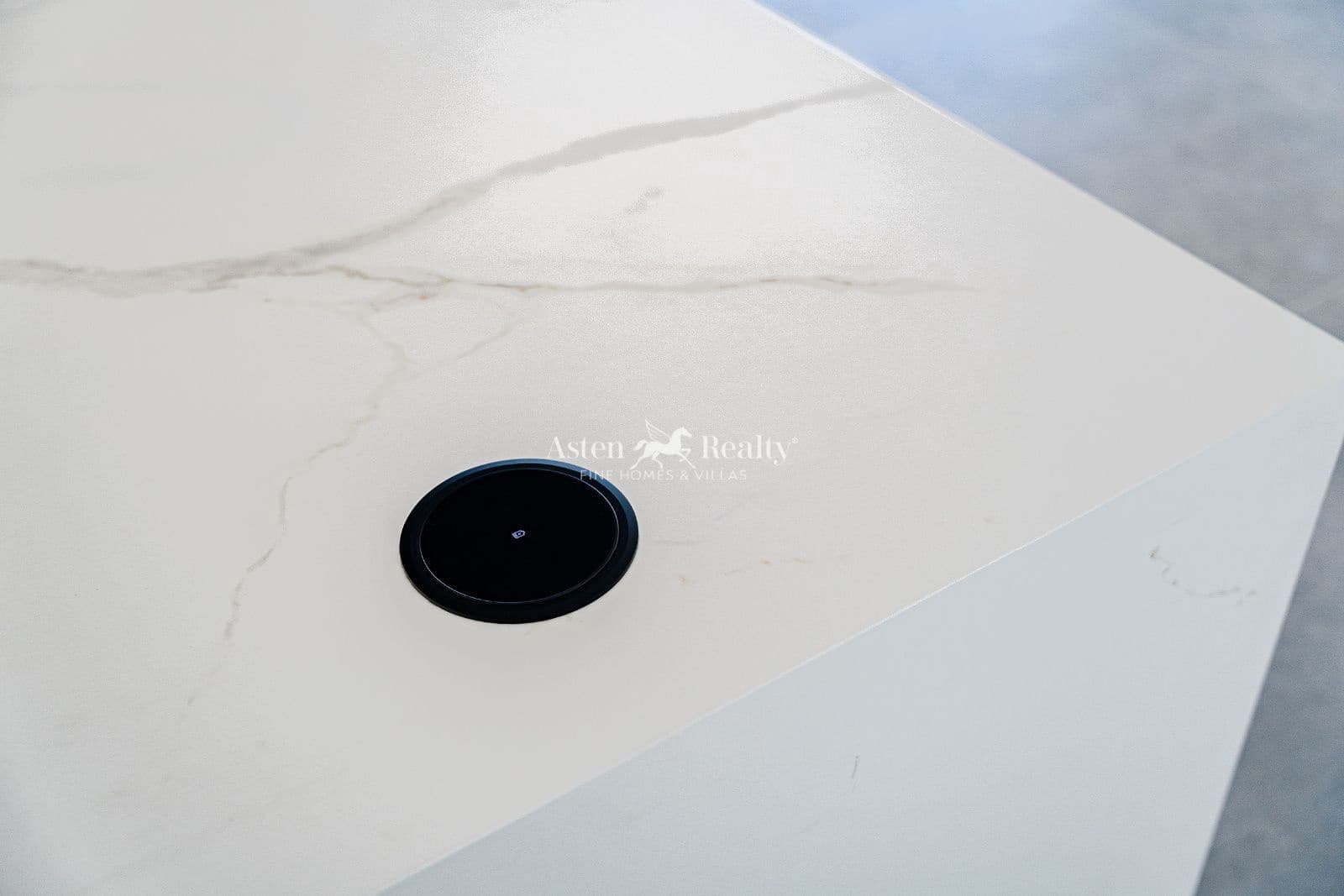 4 makuuhuone Omakotitalo myytävänä paikassa Torviscas mukana uima-altaan 
autotalli - 1 950 000 € (Ref: 7539116)