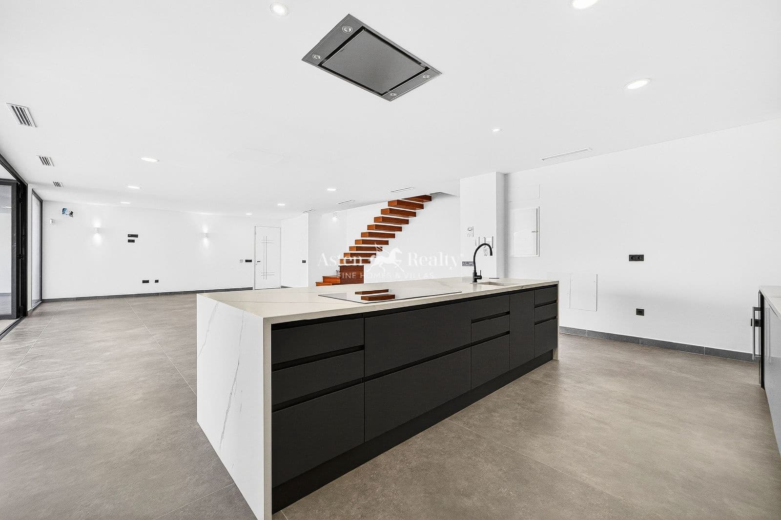 4 makuuhuone Omakotitalo myytävänä paikassa Torviscas mukana uima-altaan 
autotalli - 1 950 000 € (Ref: 7539116)