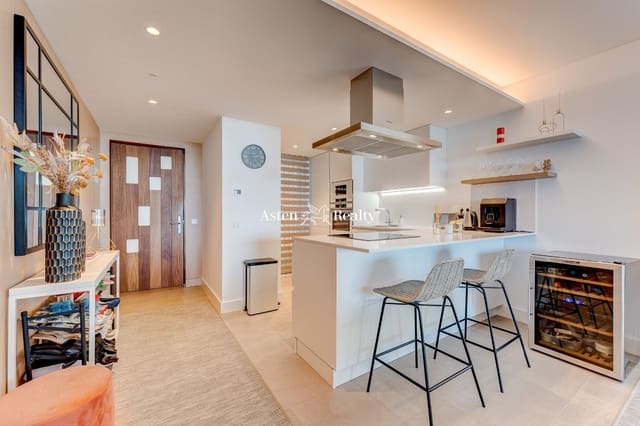 2 soverom Leilighet til salgs i Guía de Isora med svømmebasseng garasje - € 980 000 (Ref: 7578307)