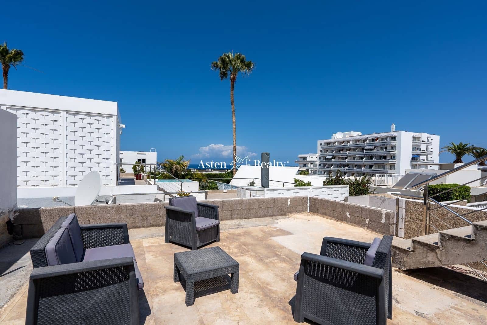 2 soveværelse Bungalow til salg i Costa Adeje med swimmingpool garage - € 995.000 (Ref: 7592200)