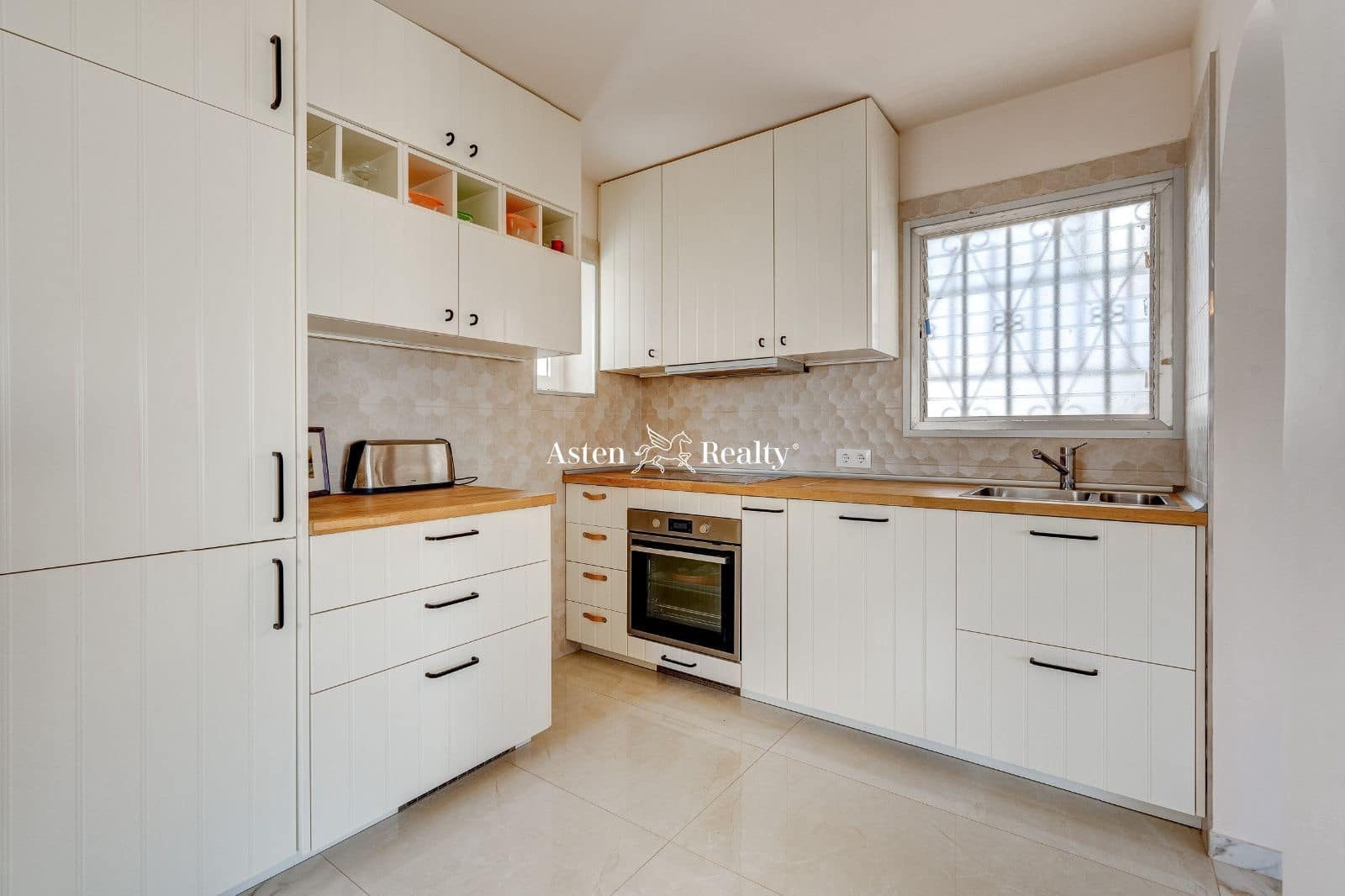 2 soveværelse Bungalow til salg i Costa Adeje med swimmingpool garage - € 995.000 (Ref: 7592200)