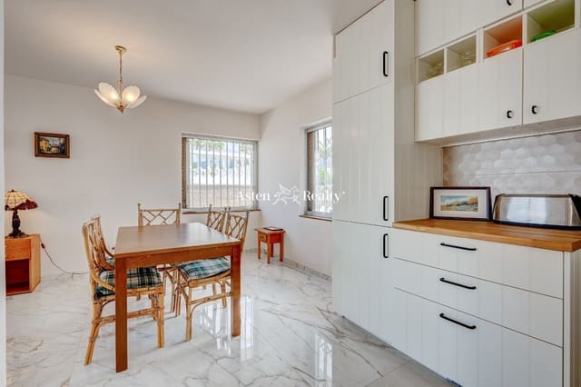 2 soveværelse Bungalow til salg i San Eugenio Bajo, Adeje med swimmingpool garage - € 995.000 (Ref: 7592200)