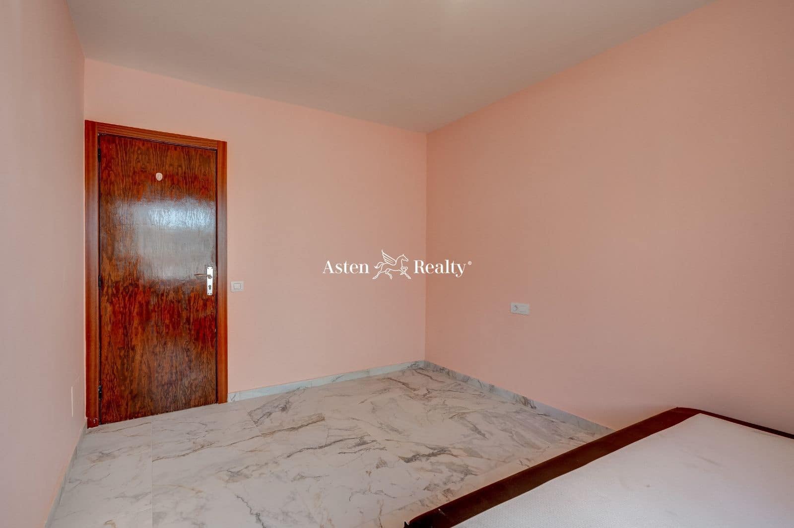 2 soveværelse Bungalow til salg i Costa Adeje med swimmingpool garage - € 995.000 (Ref: 7592200)