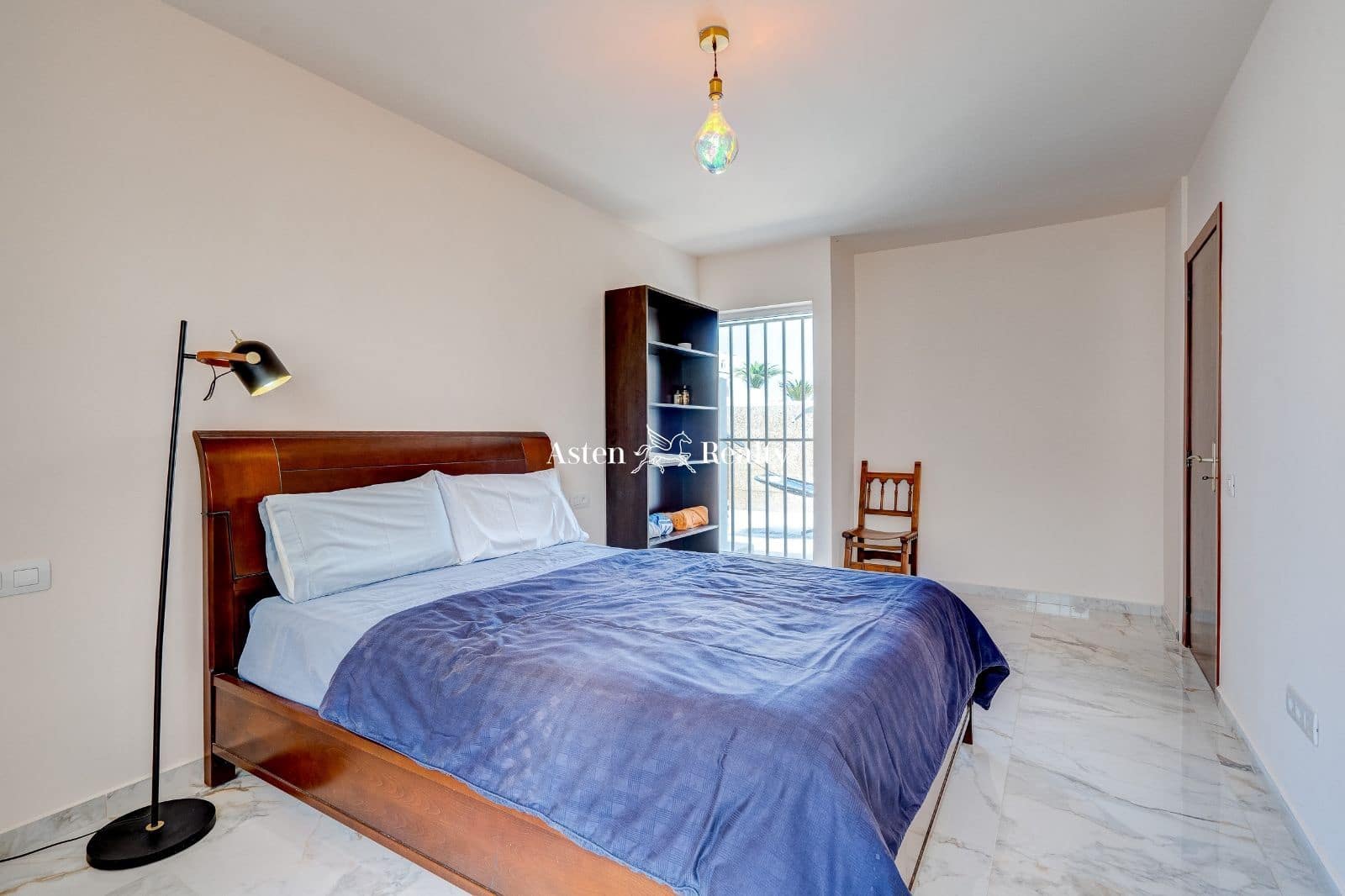 2 soveværelse Bungalow til salg i Costa Adeje med swimmingpool garage - € 995.000 (Ref: 7592200)