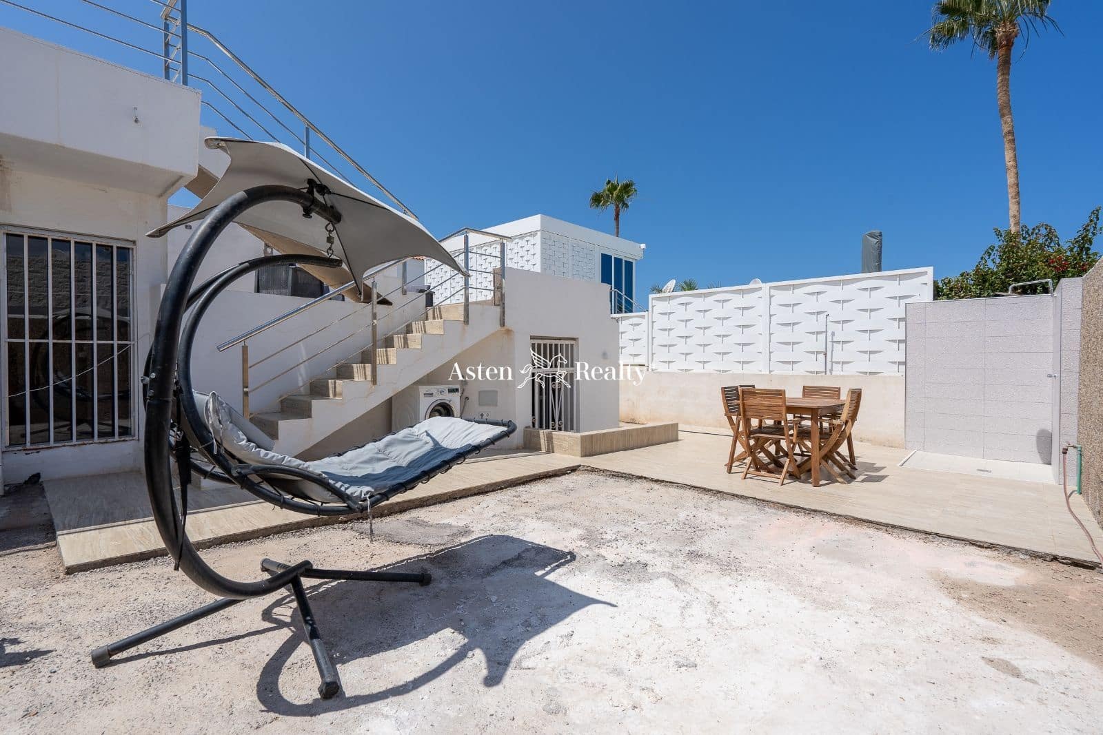 2 soveværelse Bungalow til salg i Costa Adeje med swimmingpool garage - € 995.000 (Ref: 7592200)