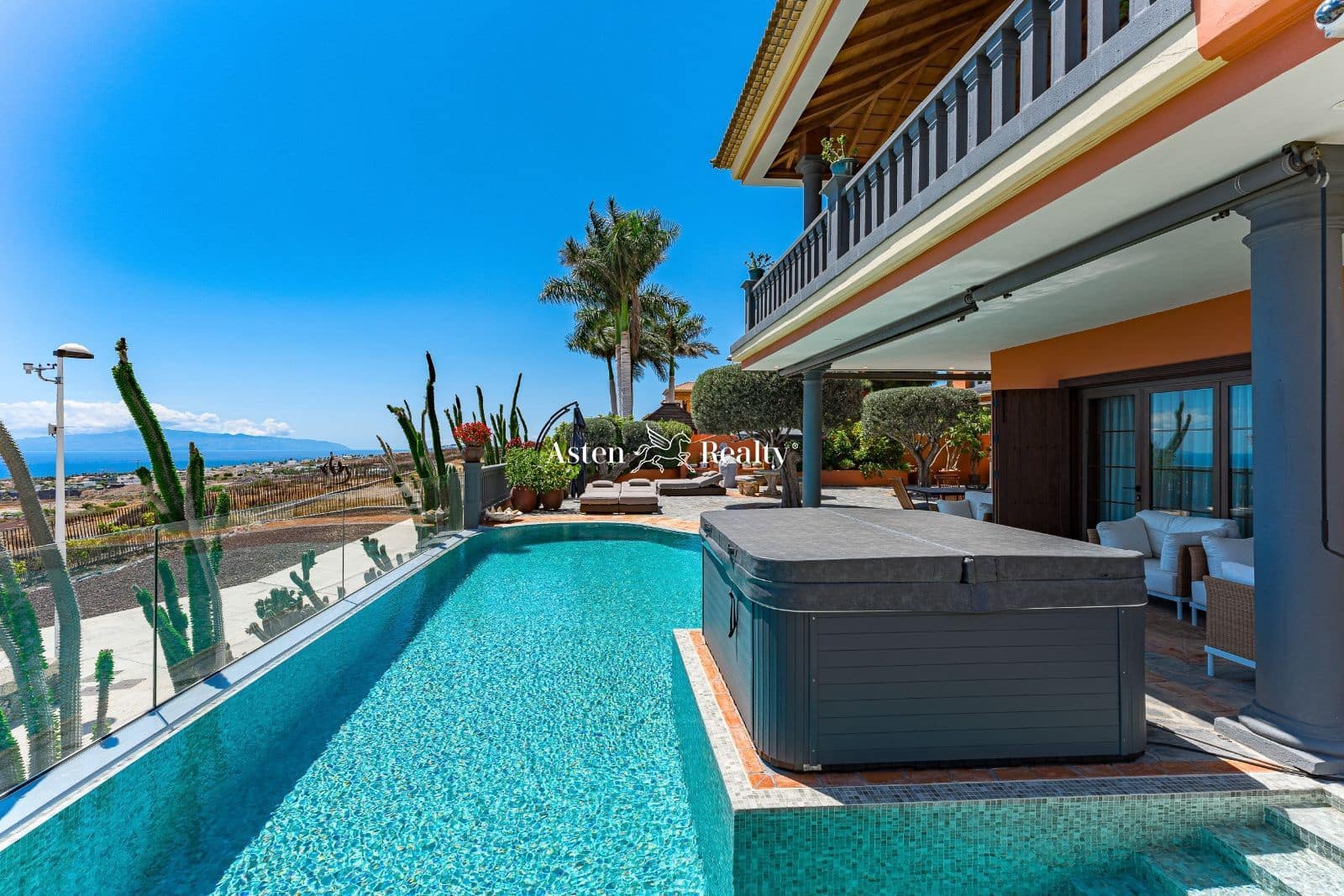 4 chambre Maison de Ville à vendre à Adeje avec piscine garage - 2 850 000 € (Ref: 7597634)
