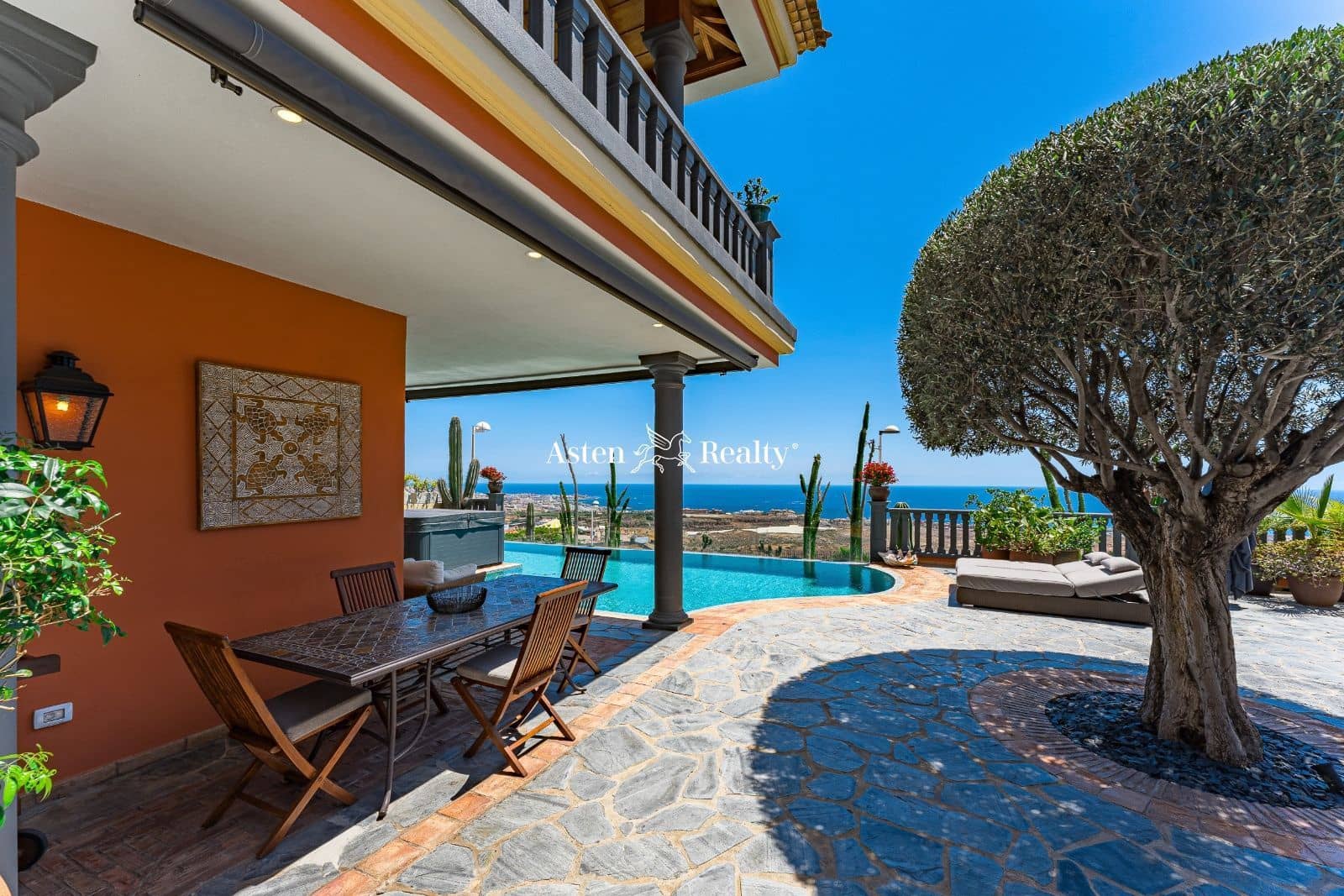 4 chambre Maison de Ville à vendre à Adeje avec piscine garage - 2 850 000 € (Ref: 7597634)