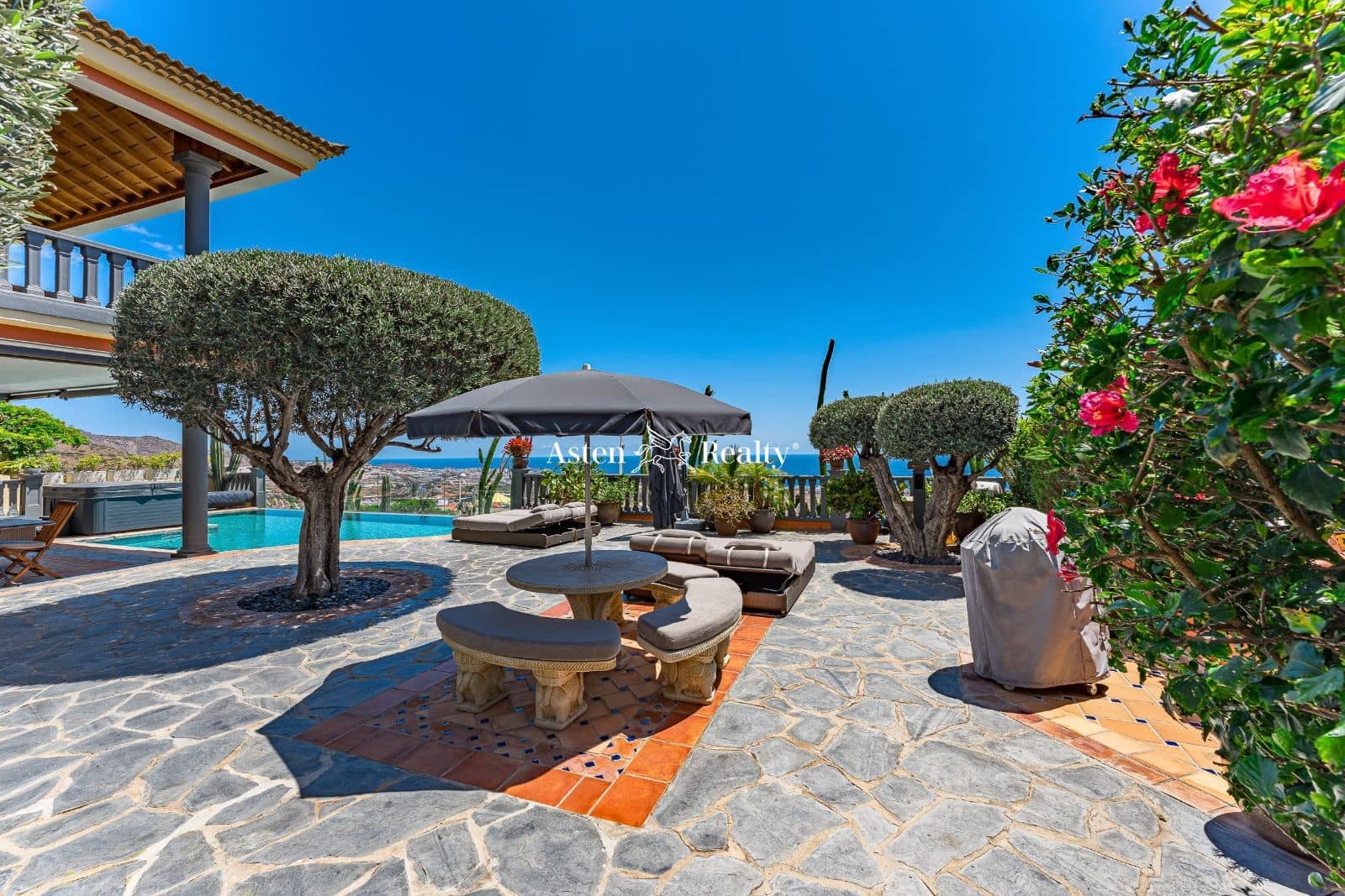 4 chambre Maison de Ville à vendre à Adeje avec piscine garage - 2 850 000 € (Ref: 7597634)