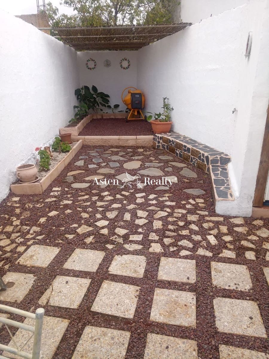 3 slaapkamer Villa te koop in Santiago del Teide - € 235.000 (Ref: 7658891)