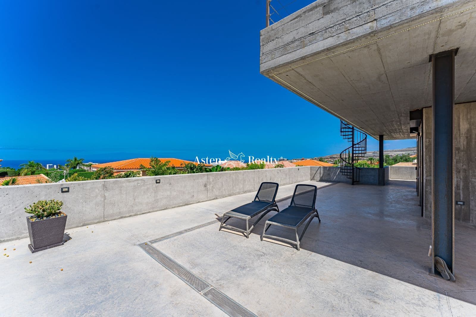 4 slaapkamer Huis te koop in Playa Paraiso met zwembad garage - € 3.900.000 (Ref: 7663026)