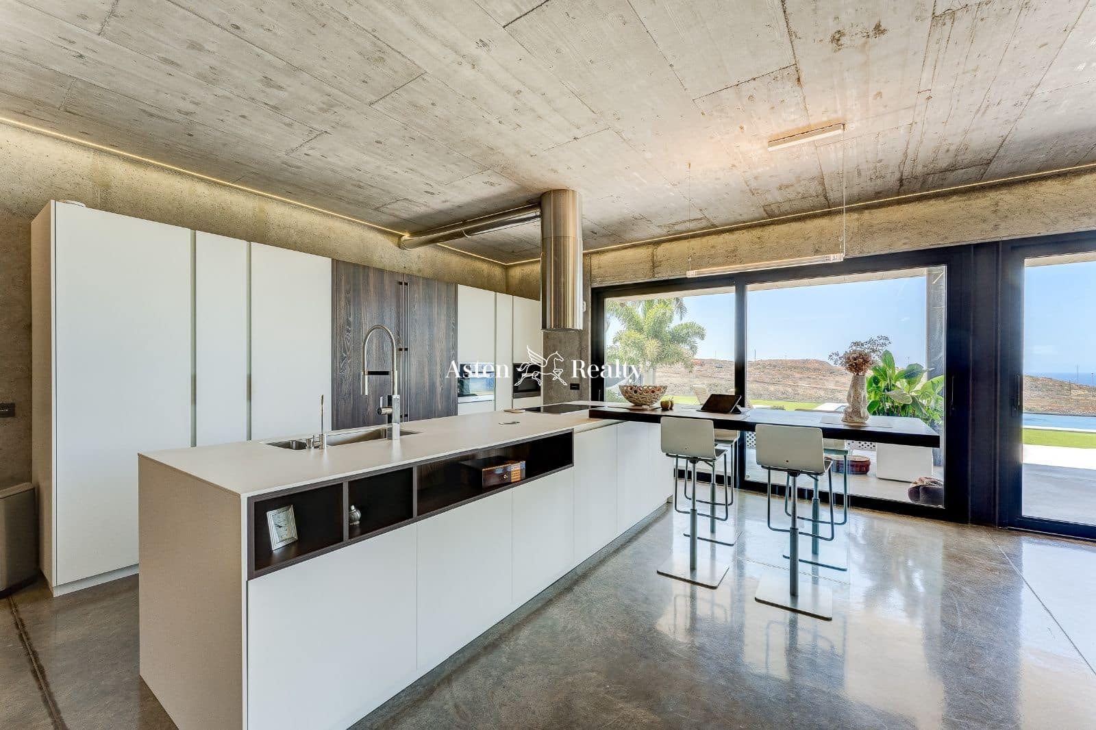 4 slaapkamer Huis te koop in Playa Paraiso met zwembad garage - € 3.900.000 (Ref: 7663026)