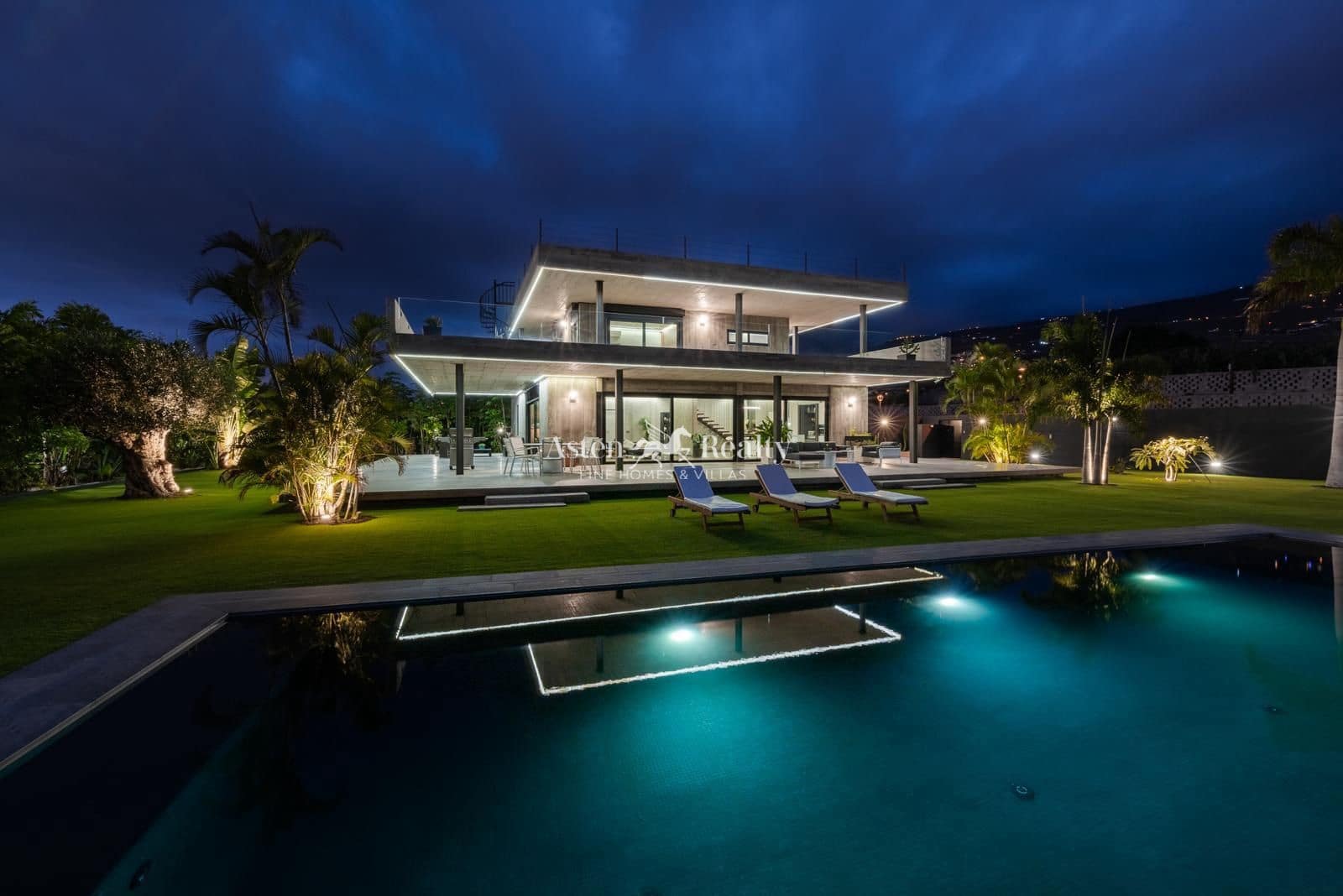 4 slaapkamer Huis te koop in Playa Paraiso met zwembad garage - € 3.900.000 (Ref: 7663026)