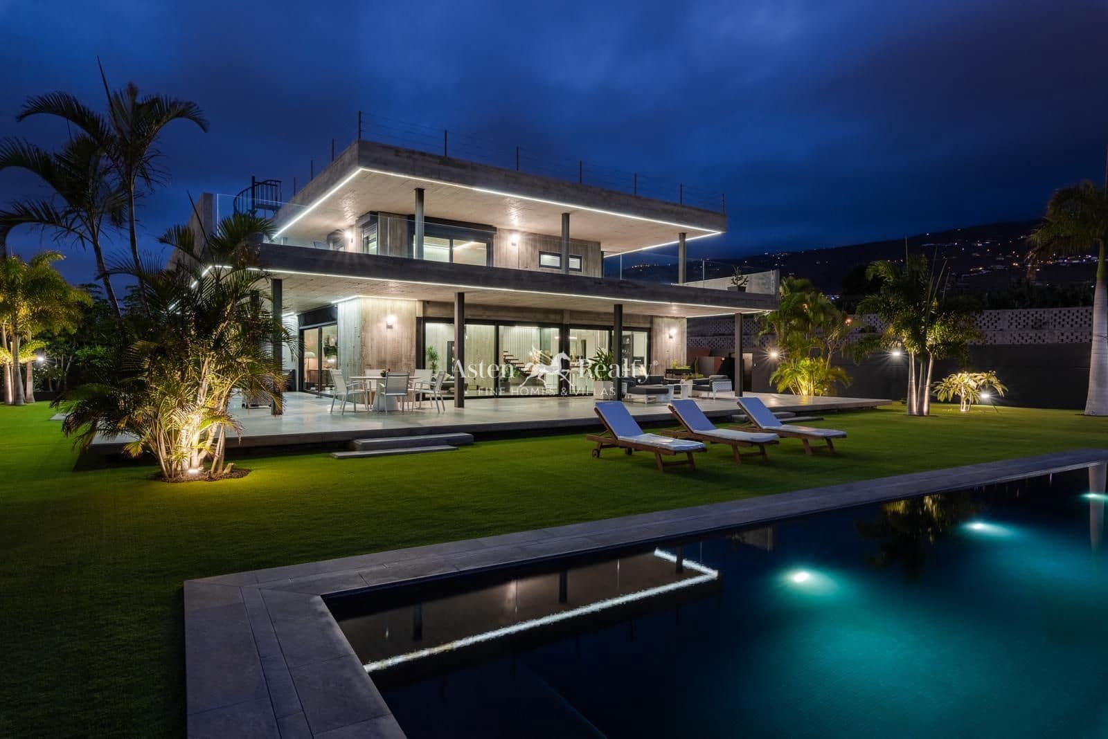 4 slaapkamer Huis te koop in Playa Paraiso met zwembad garage - € 3.900.000 (Ref: 7663026)