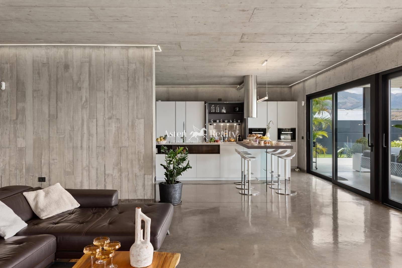 4 slaapkamer Huis te koop in Playa Paraiso met zwembad garage - € 3.900.000 (Ref: 7663026)