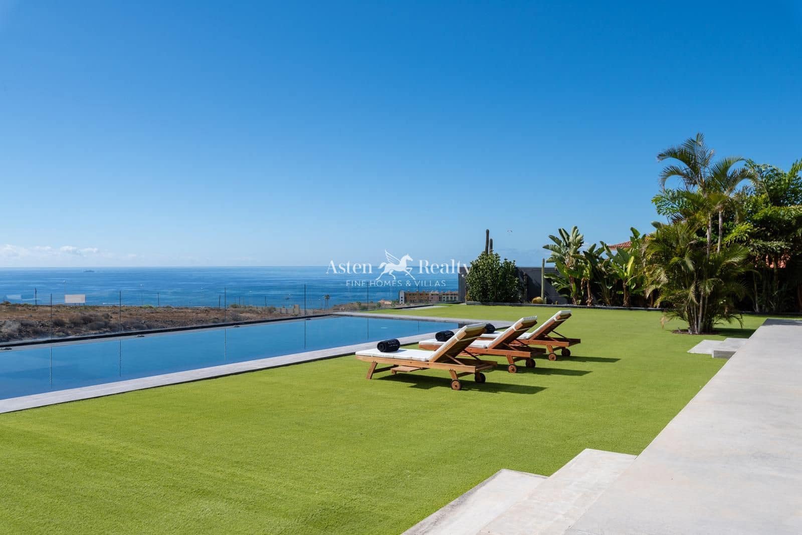 4 slaapkamer Huis te koop in Playa Paraiso met zwembad garage - € 3.900.000 (Ref: 7663026)