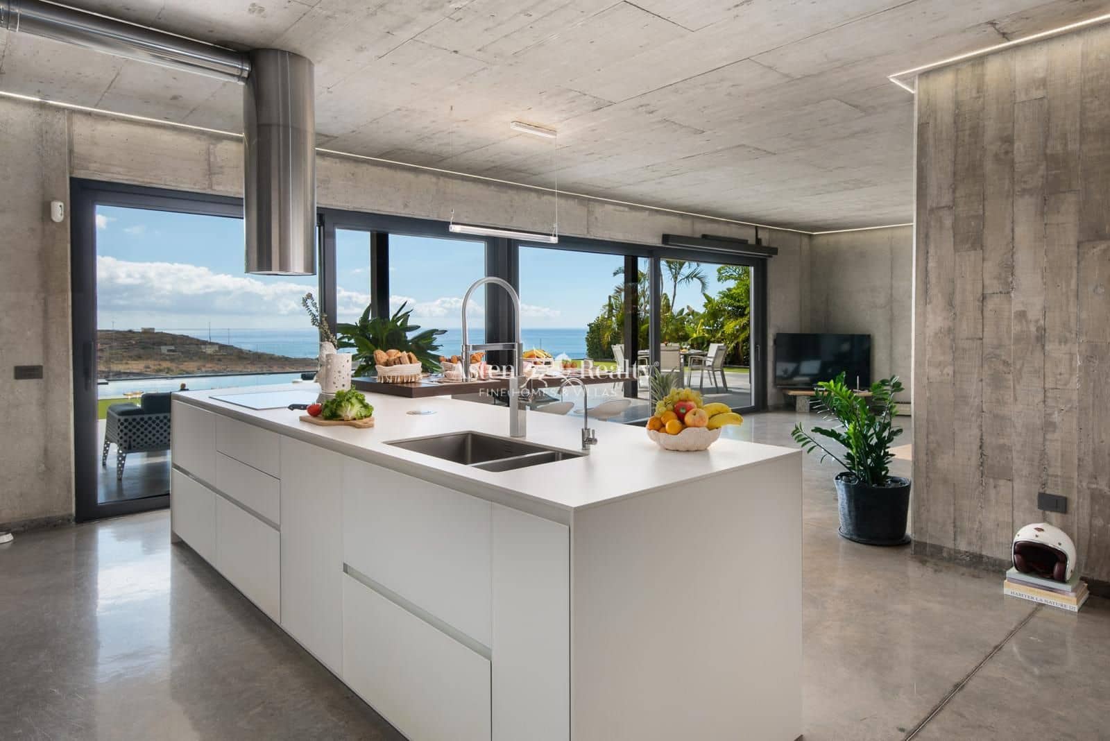 4 slaapkamer Huis te koop in Playa Paraiso met zwembad garage - € 3.900.000 (Ref: 7663026)