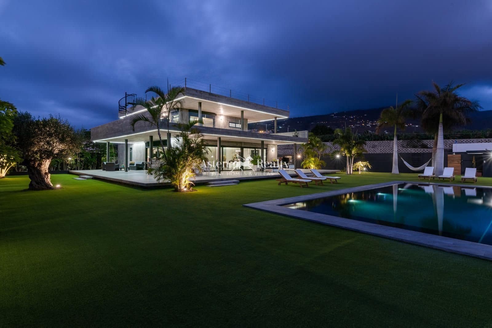 4 slaapkamer Huis te koop in Playa Paraiso met zwembad garage - € 3.900.000 (Ref: 7663026)