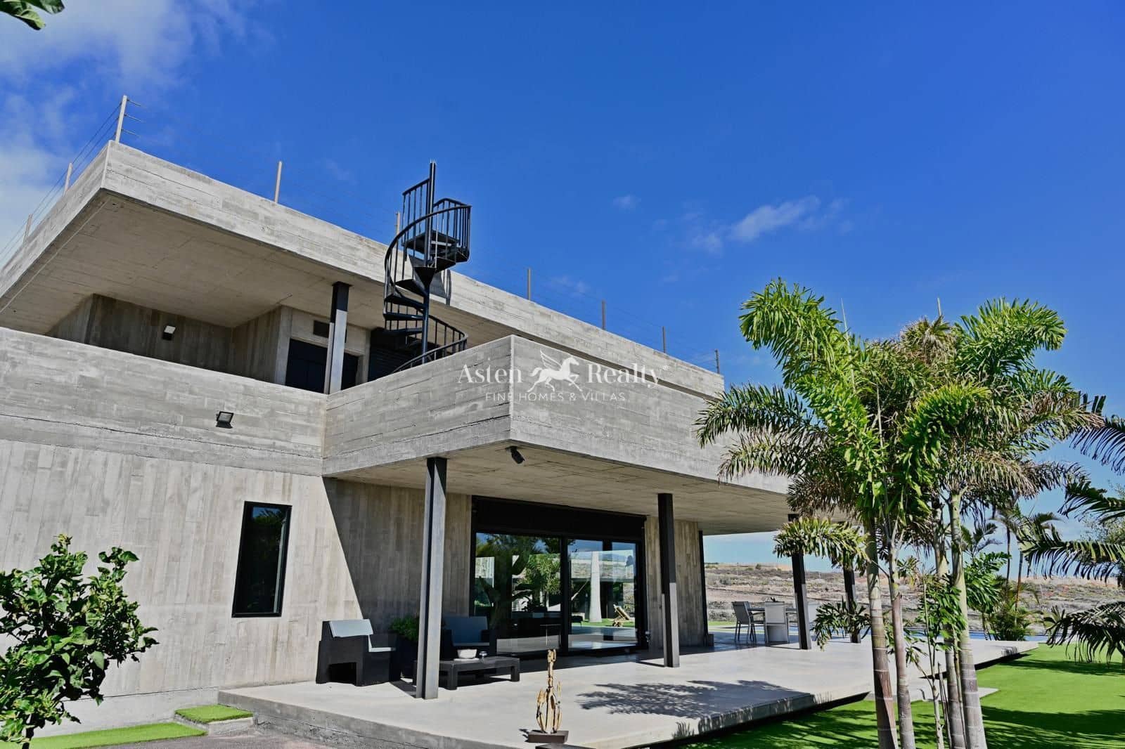 4 slaapkamer Huis te koop in Playa Paraiso met zwembad garage - € 3.900.000 (Ref: 7663026)