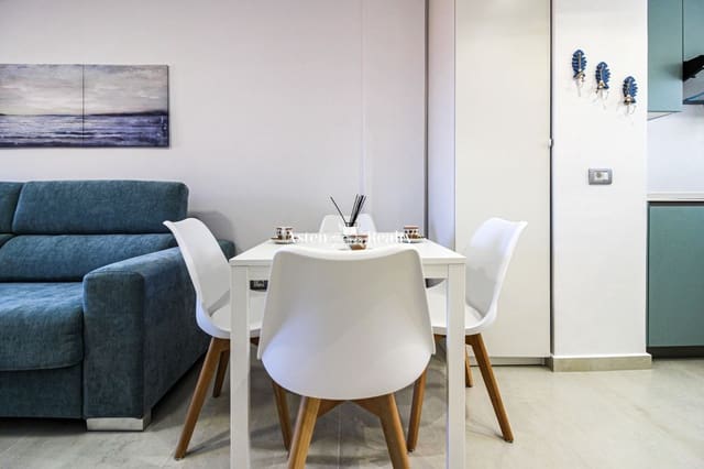 1 soverom Leilighet til salgs i Playa del Duque, Adeje med svømmebasseng garasje - € 440 000 (Ref: 7688973)