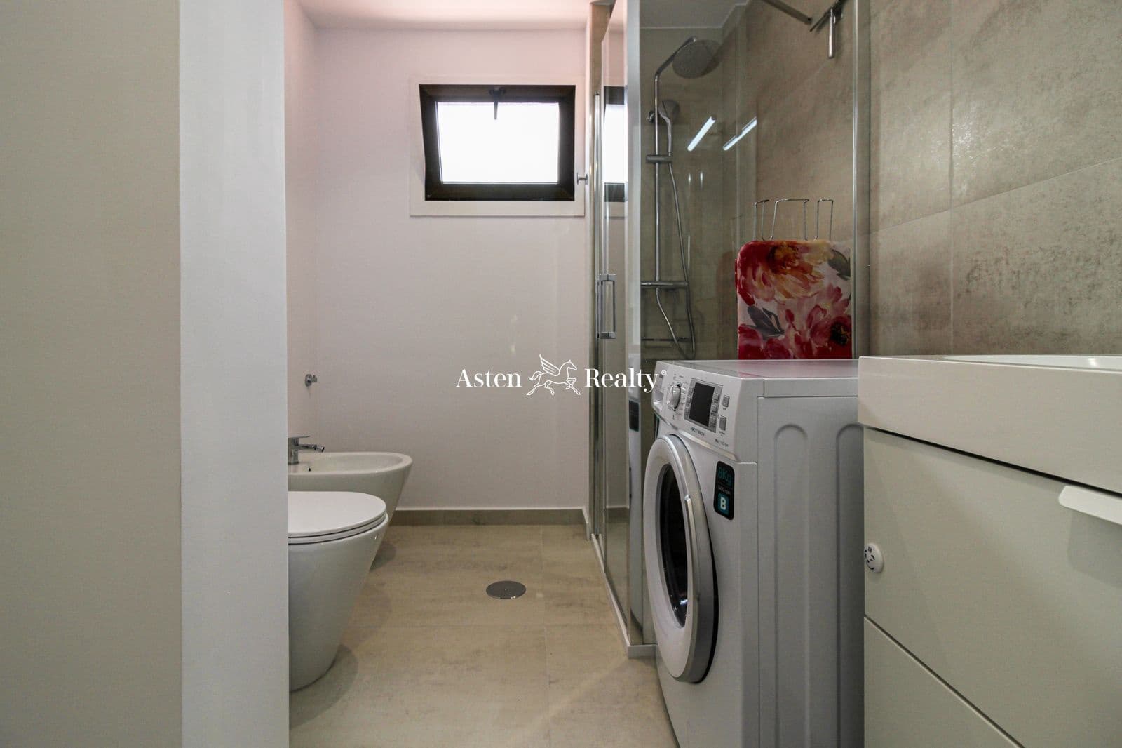 1 makuuhuone Asunto myytävänä paikassa Playa del Duque mukana uima-altaan 
autotalli - 440 000 € (Ref: 7688973)