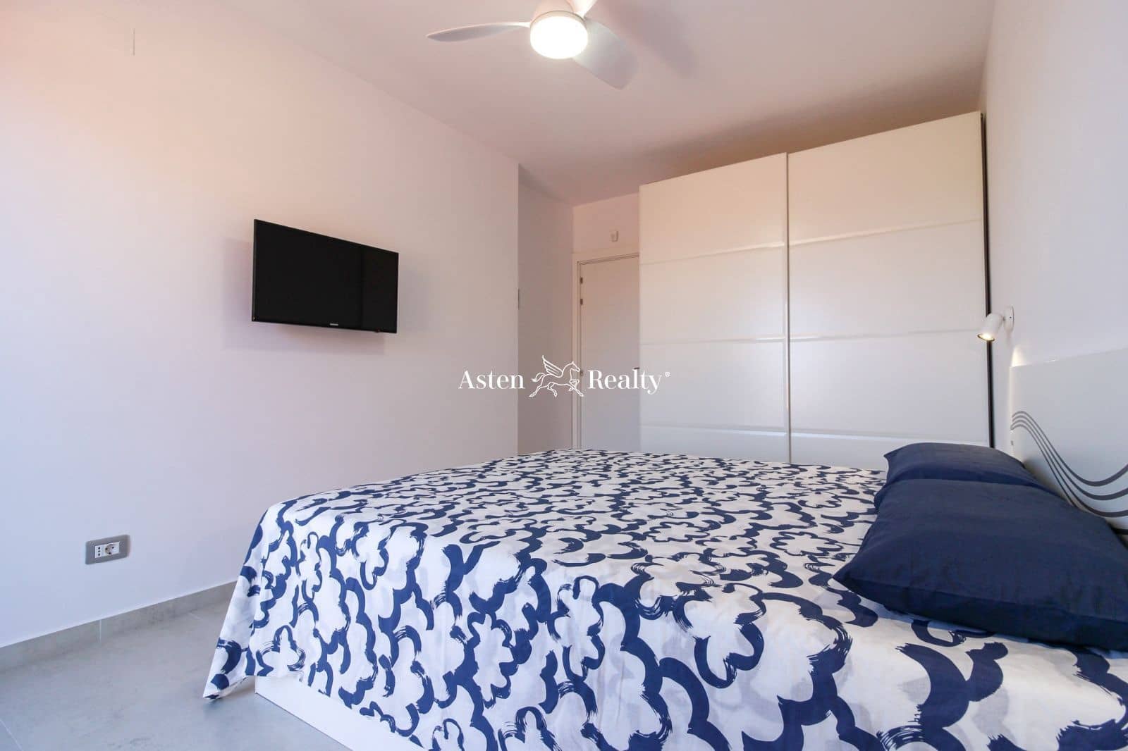 1 makuuhuone Asunto myytävänä paikassa Playa del Duque mukana uima-altaan 
autotalli - 440 000 € (Ref: 7688973)