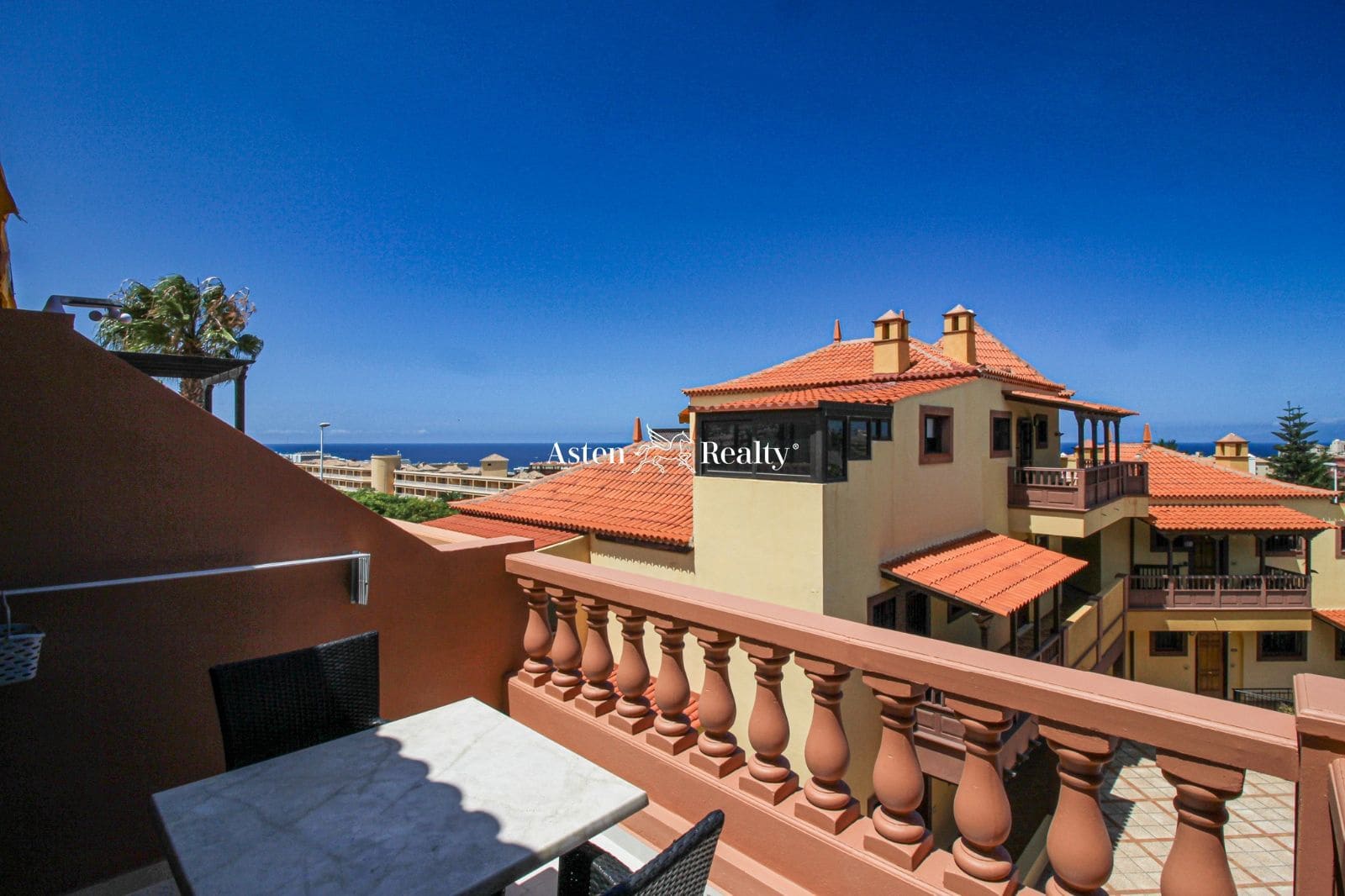 1 makuuhuone Asunto myytävänä paikassa Playa del Duque mukana uima-altaan 
autotalli - 440 000 € (Ref: 7688973)