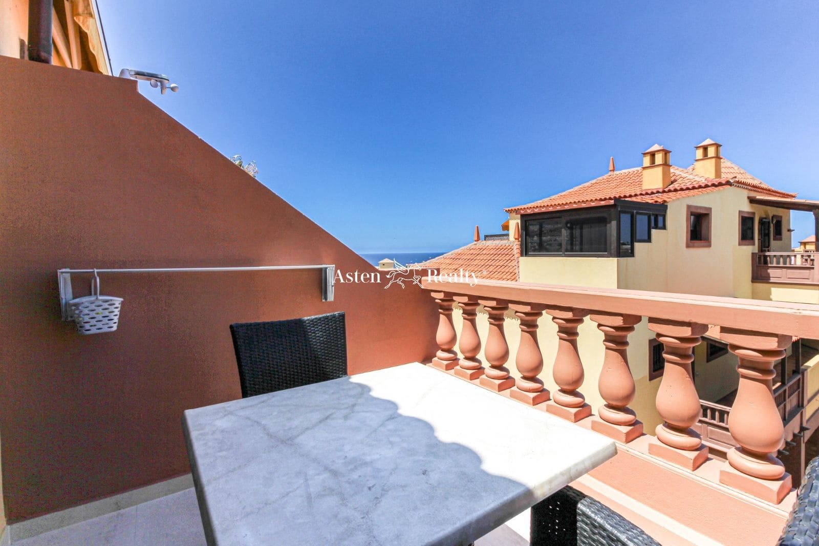 1 makuuhuone Asunto myytävänä paikassa Playa del Duque mukana uima-altaan 
autotalli - 440 000 € (Ref: 7688973)