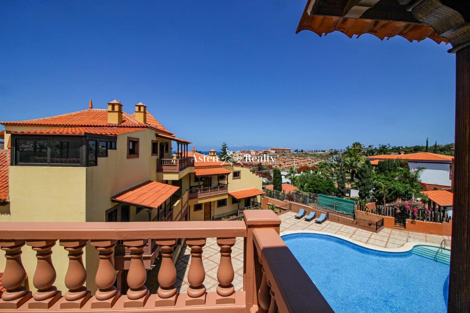 1 makuuhuone Asunto myytävänä paikassa Playa del Duque mukana uima-altaan 
autotalli - 440 000 € (Ref: 7688973)