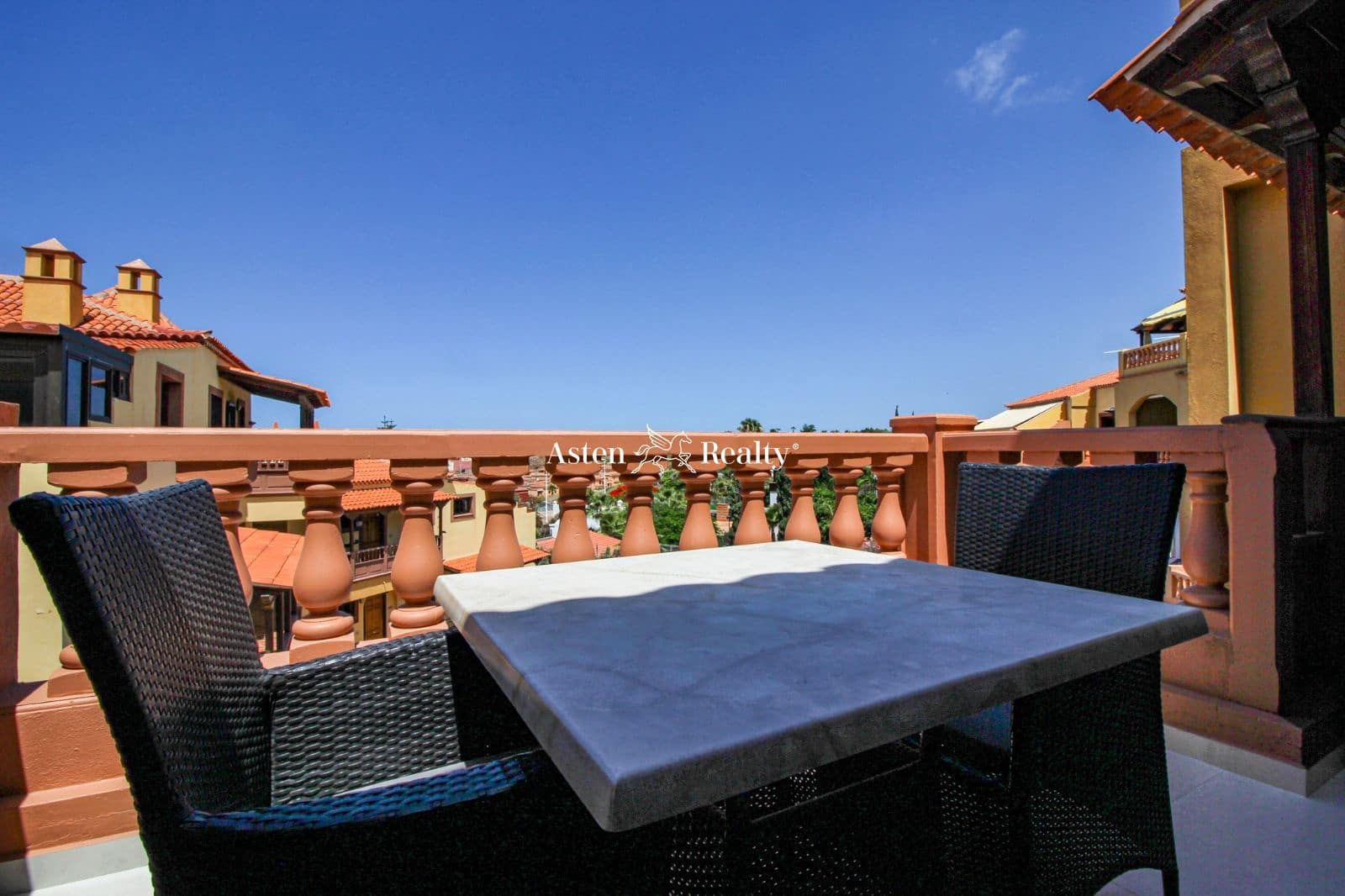 1 makuuhuone Asunto myytävänä paikassa Playa del Duque mukana uima-altaan 
autotalli - 440 000 € (Ref: 7688973)