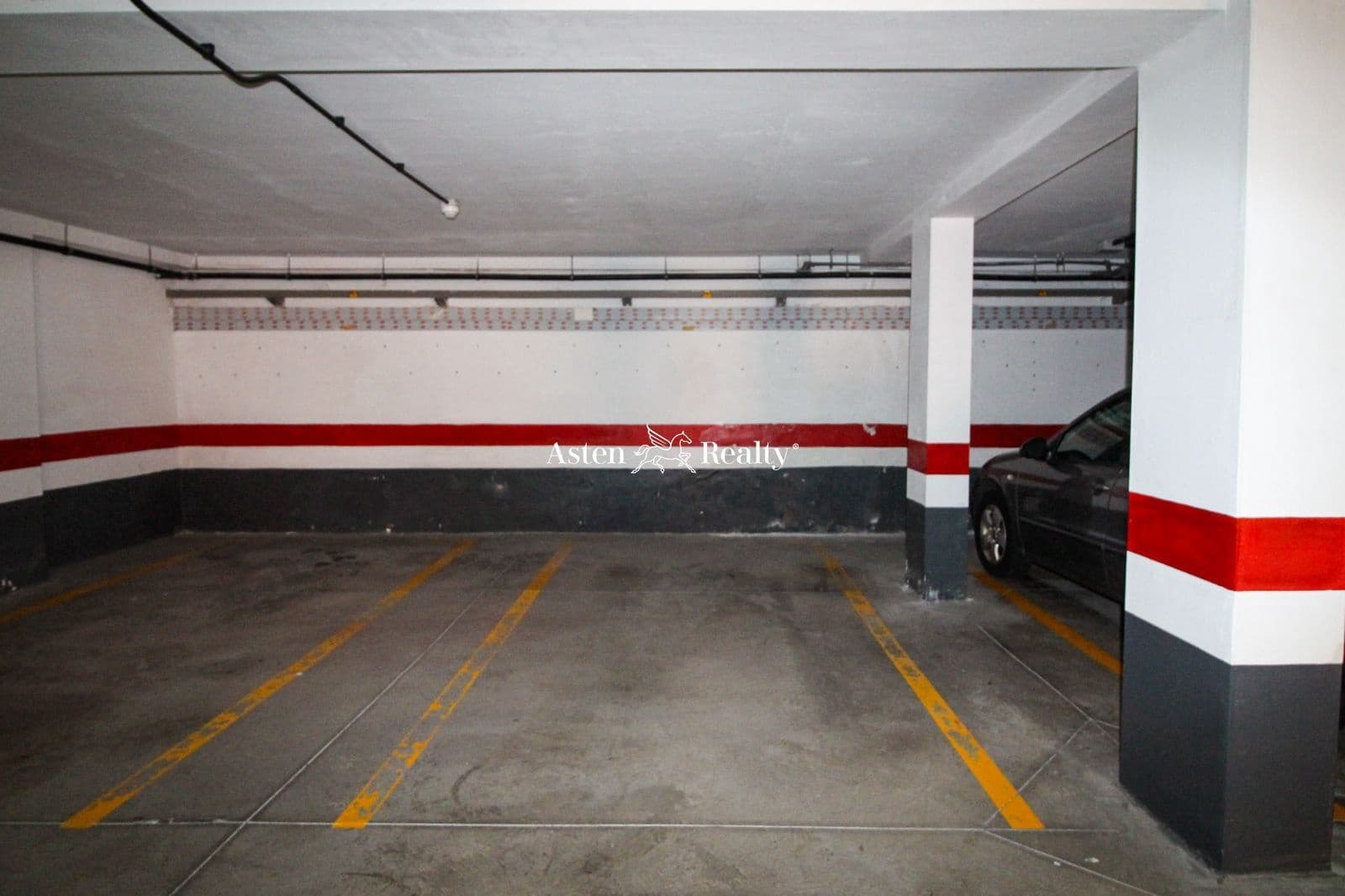 1 makuuhuone Asunto myytävänä paikassa Playa del Duque mukana uima-altaan 
autotalli - 440 000 € (Ref: 7688973)