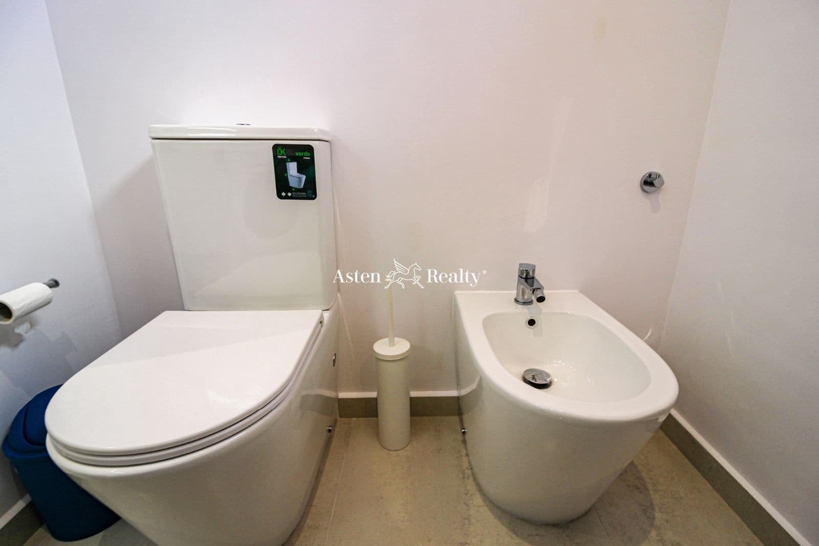 1 makuuhuone Asunto myytävänä paikassa Playa del Duque mukana uima-altaan 
autotalli - 440 000 € (Ref: 7688973)