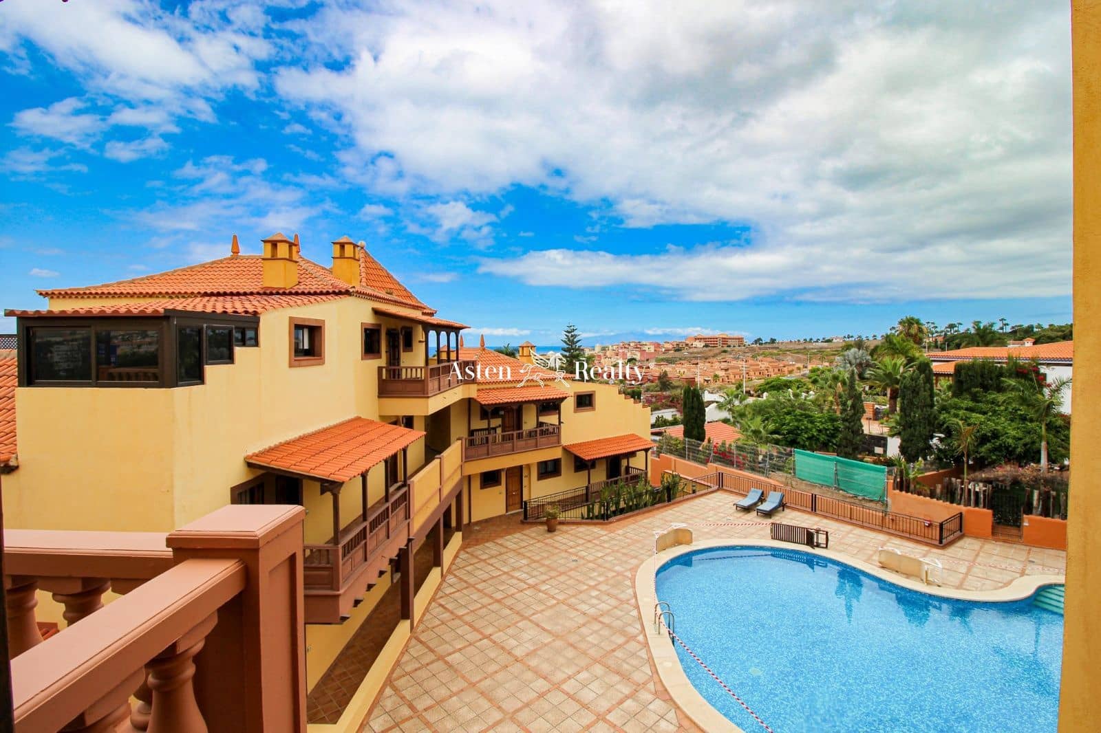 1 makuuhuone Asunto myytävänä paikassa Playa del Duque mukana uima-altaan 
autotalli - 440 000 € (Ref: 7688973)