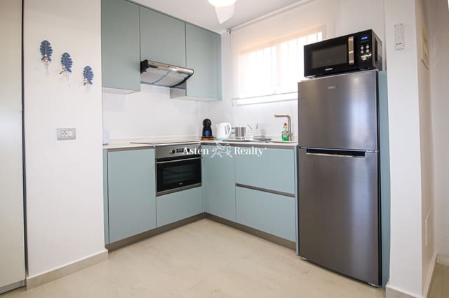 1 soverom Leilighet til salgs i Playa del Duque, Adeje med svømmebasseng garasje - € 440 000 (Ref: 7688973)